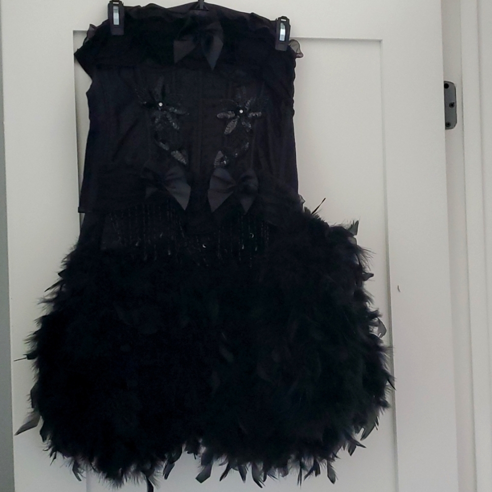 Black feather skirt corset
